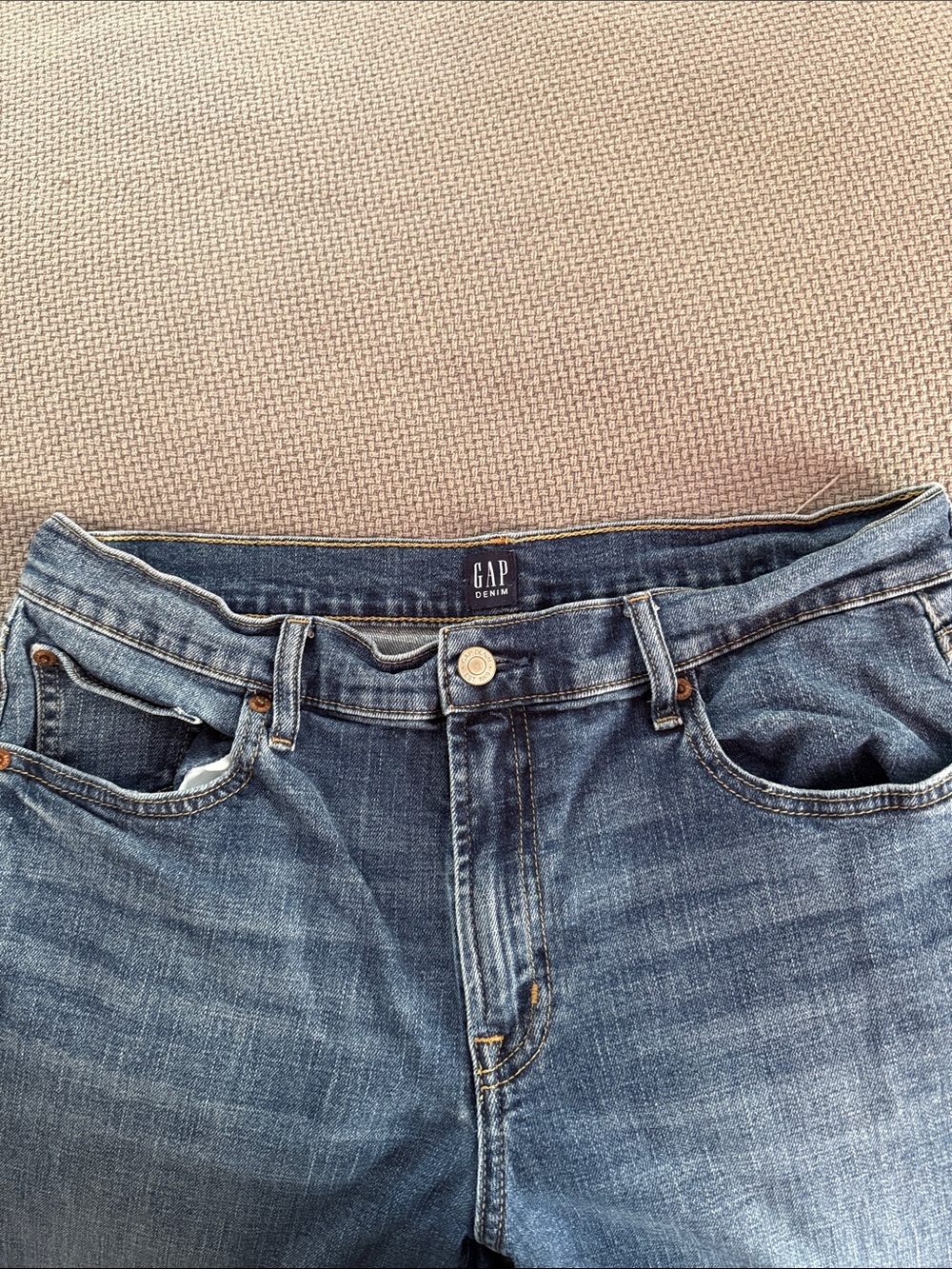 GAP Men's Medium Wash Blue Jeans